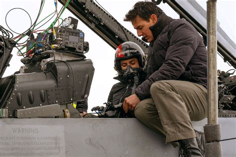 Maverick Un Film di Aviazione che Sfiora il Genio e l'Amicizia!